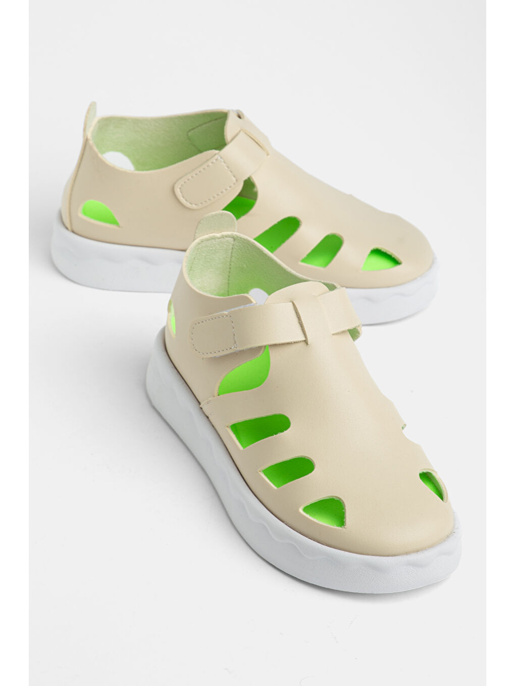 Çocuk Unisex Bej Hafif Tabanlı Rahat Cırtlı Sandalet-2