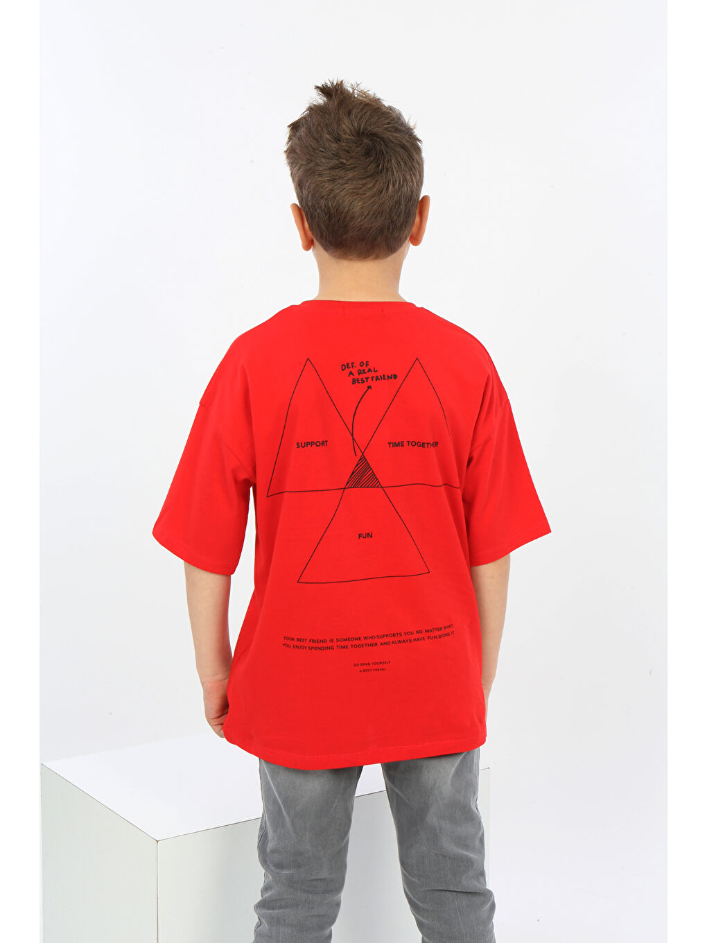 Kırmızı Erkek Çocuk Göğsü Üçgen Nakışlı Tişört-1