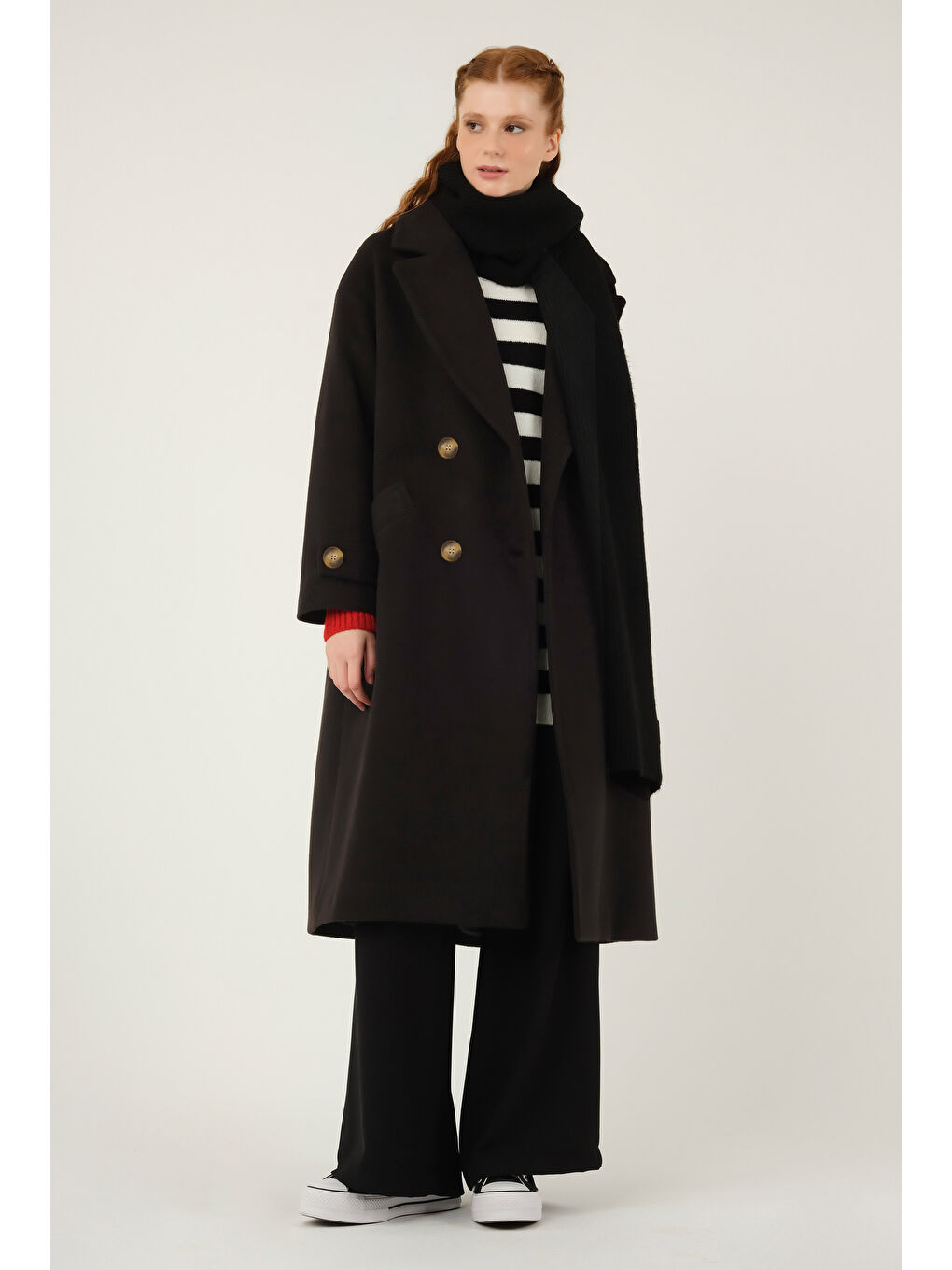 Kolu Apolet Detaylı Kaban Siyah