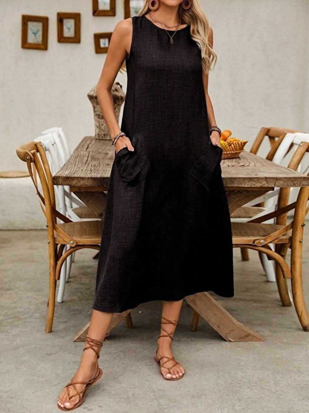 Siyah Kadın Askılı Yuvarlak Yakalı Kıloş Cepli Uzun Elbise-1