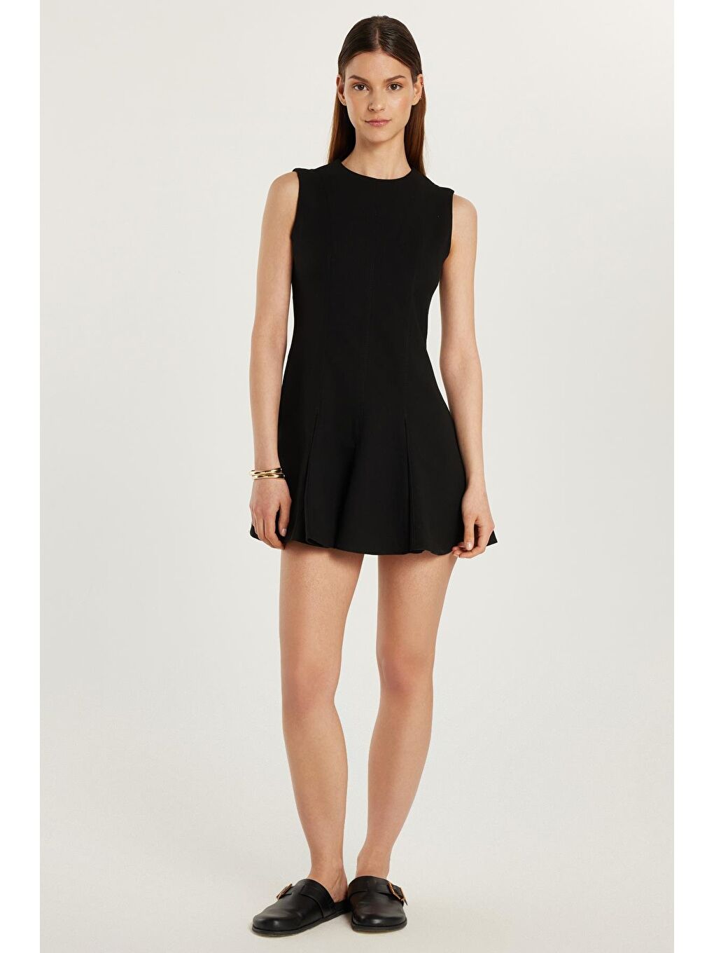 Kadın Slim Fit Sıfır Kol Bisiklet Yaka Siyah Mini Elbise-3