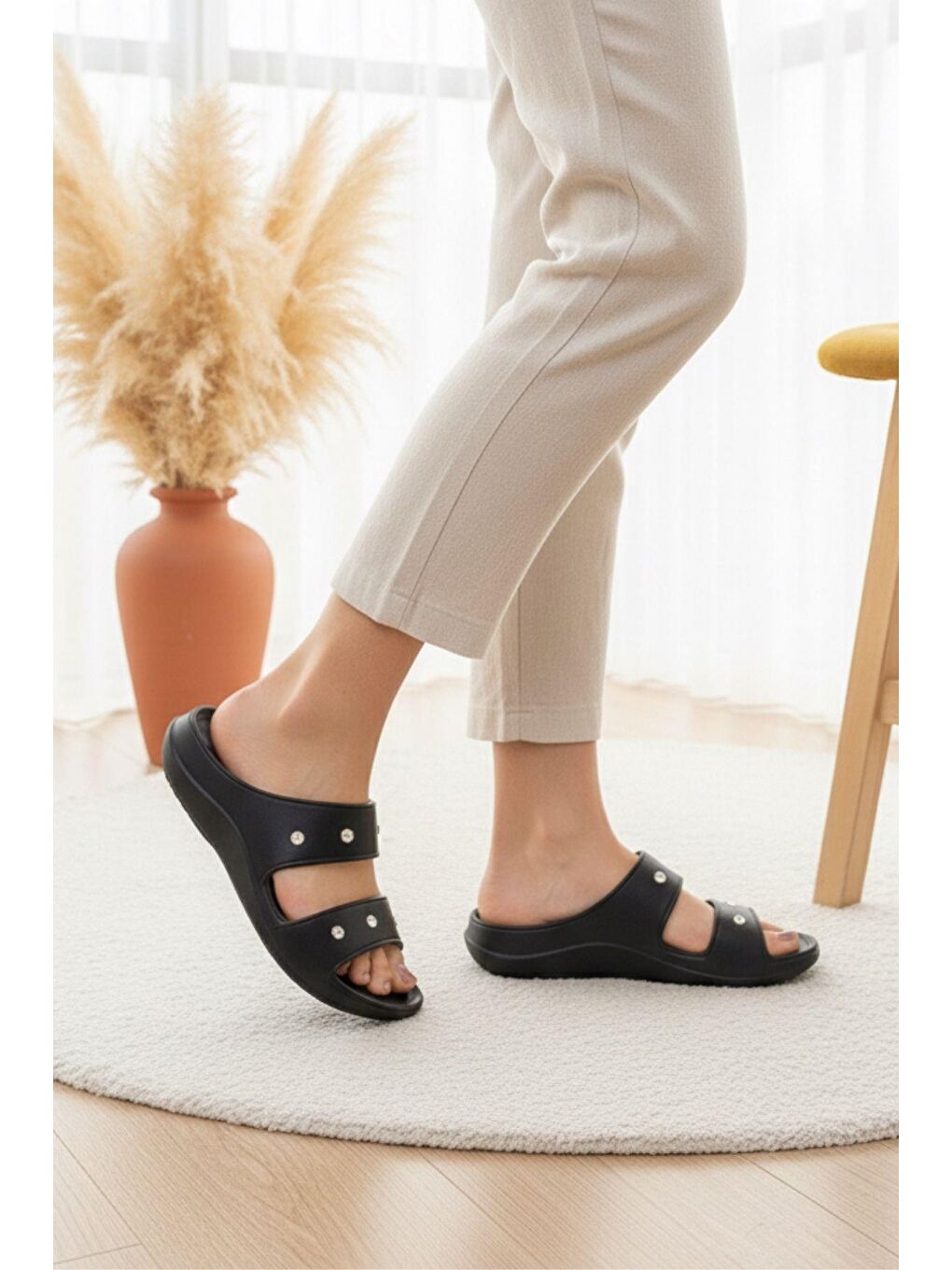 Siyah Lovi Z031 Işıltılı Taş Detaylı Çift Bantlı Kadın Konfor Terlik-2