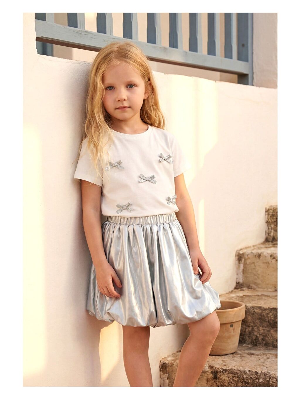 Kız Çocuk Pamuklu Beyaz Gümüş Fiyonk Detaylı Tişört Etek Takım-2