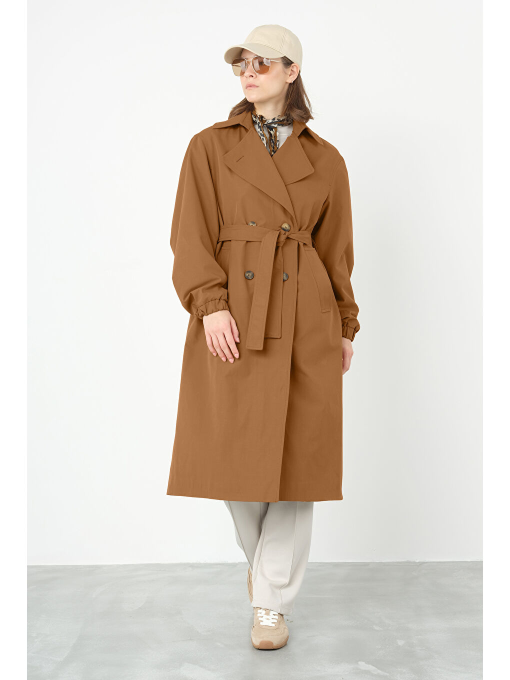 Kahverengi Kolu Lastikli Trençkot Taba