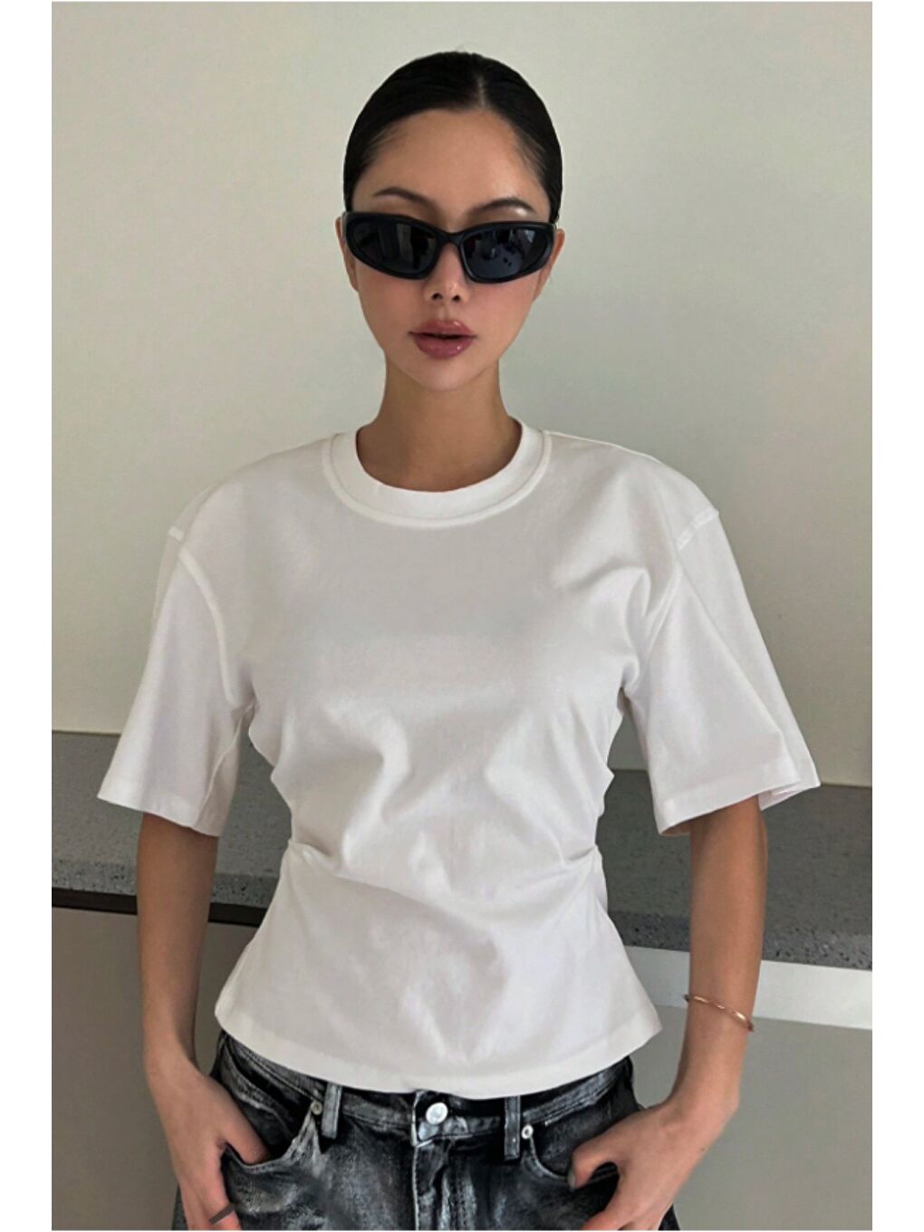 Beyaz Kadın Kısa Kollu Sırt Dekolteli Slim Fit Bluz/T-Shirt