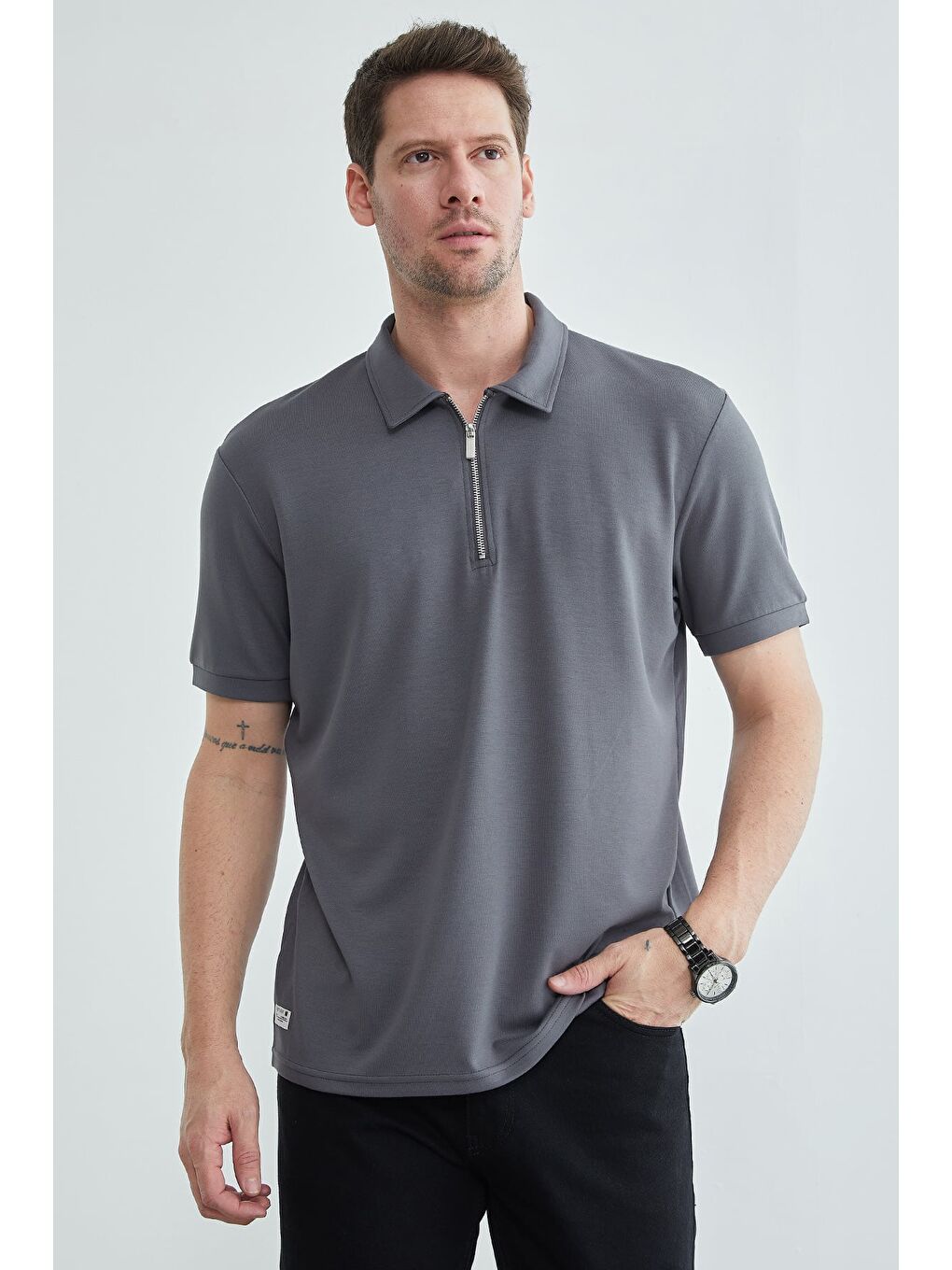Gri Yarım Fermuarlı Polo Yaka Tişört-3
