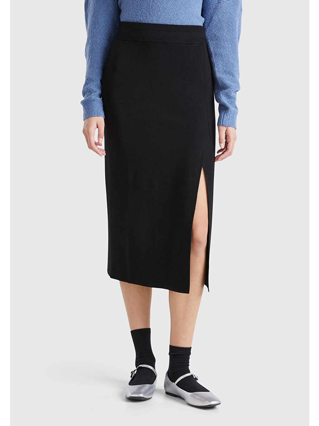 Kadın Siyah Viskoz Karışımlı Önü Yırtmaçlı Beli Elastik Midi Etek-1