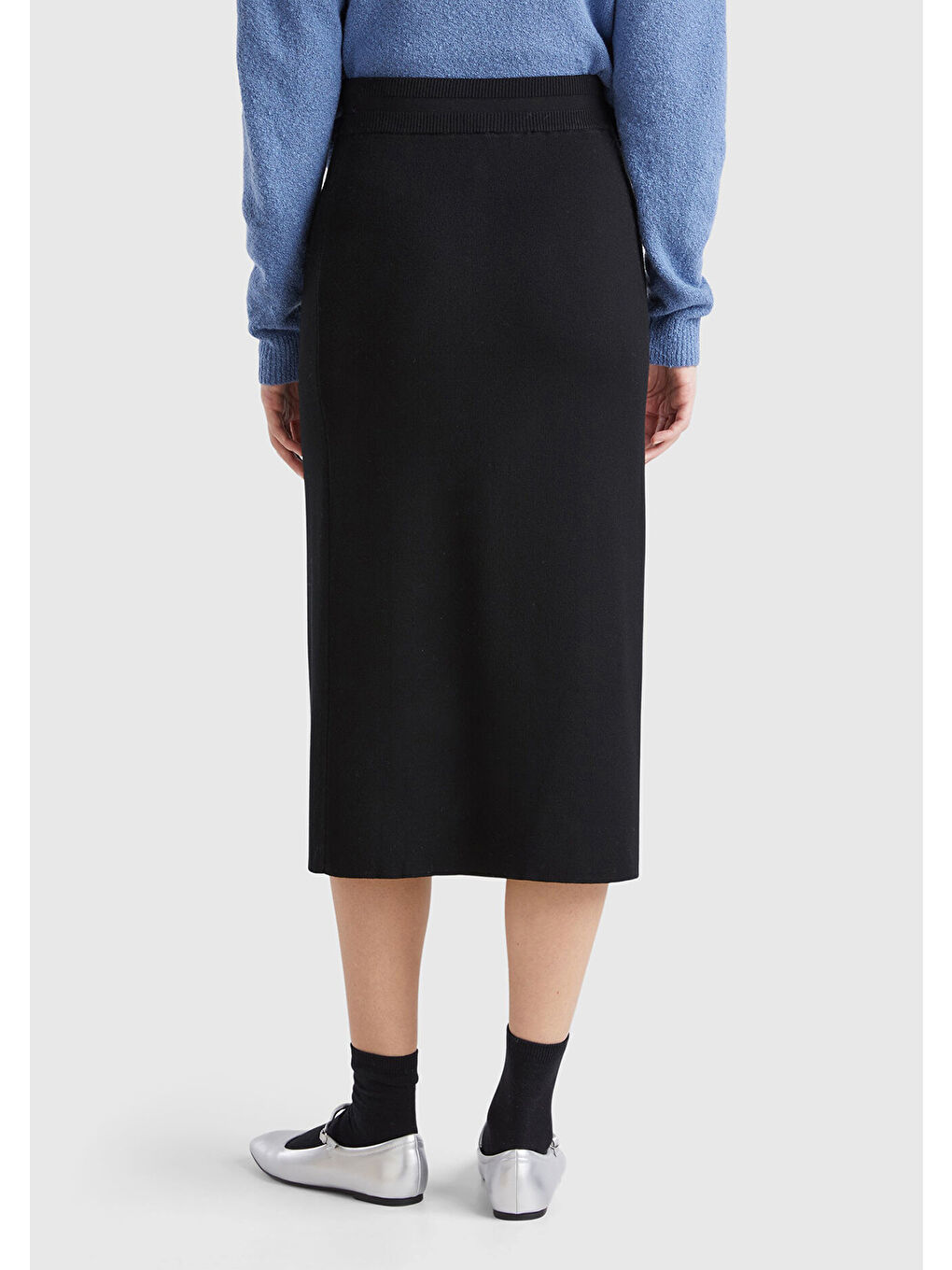 Kadın Siyah Viskoz Karışımlı Önü Yırtmaçlı Beli Elastik Midi Etek-2