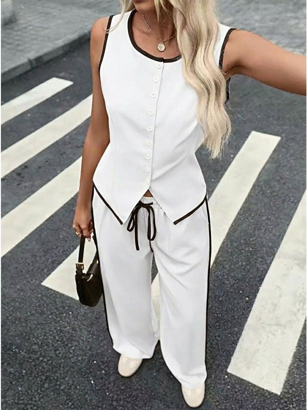 Beyaz Kadın Kolsuz önü Düğmeli Yelek Ve Pantolon Ikili Takım-2