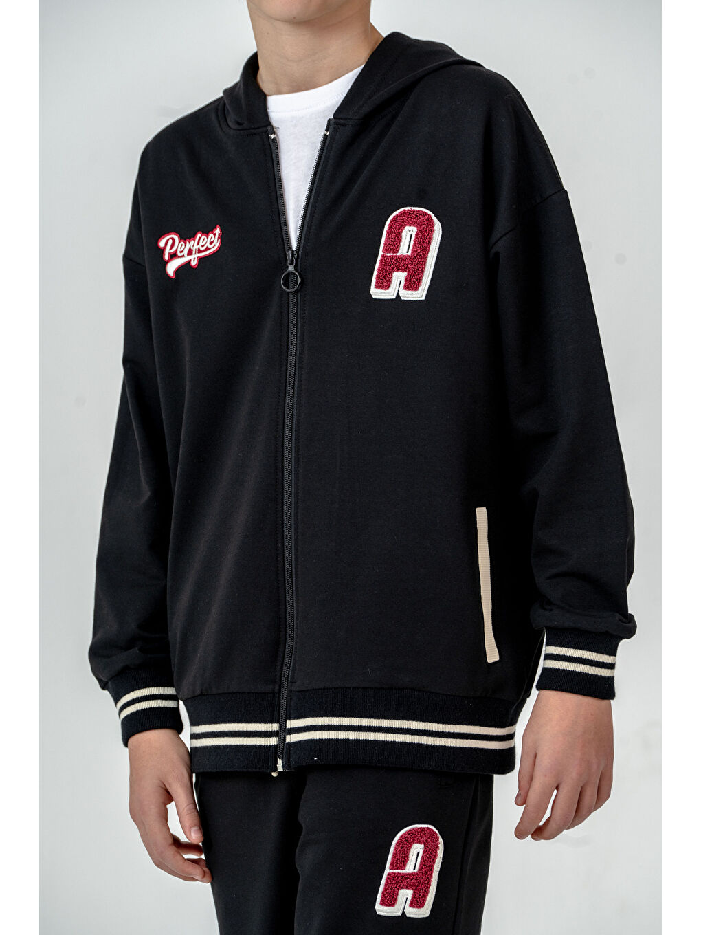 Siyah Ust Onler Süzene Nakışlı Çizgili Ribanalı Alt Nakışlı Erkek Çocuk Kolej Eşofman Takımı-1