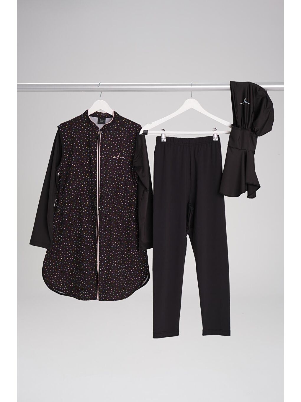 Desenli 5 Parça Jileli Siyah Kız Çocuk Mayo Takımı 4058