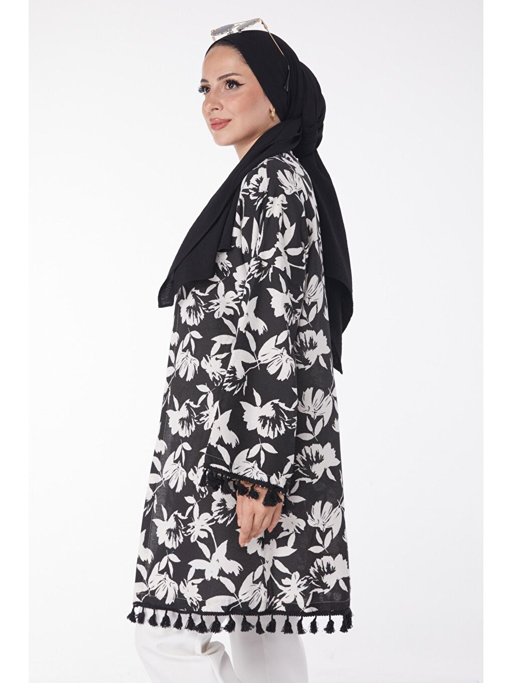 Orta Kadın Siyah Püsküllü Kimono - 13217-2