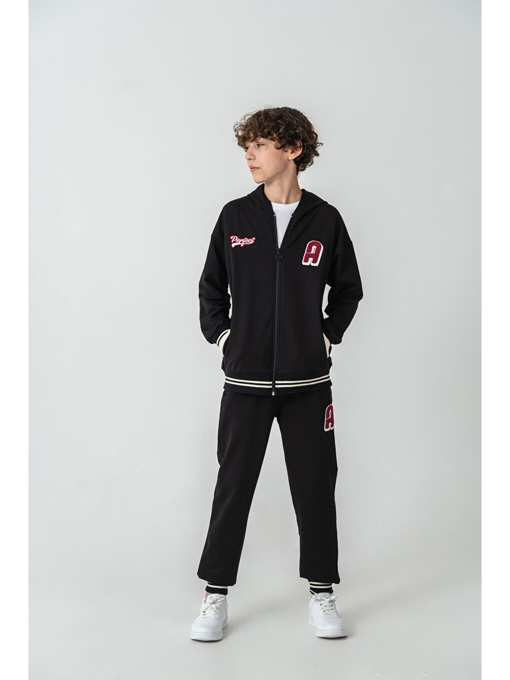 Siyah Ust Onler Süzene Nakışlı Çizgili Ribanalı Alt Nakışlı Erkek Çocuk Kolej Eşofman Takımı-3