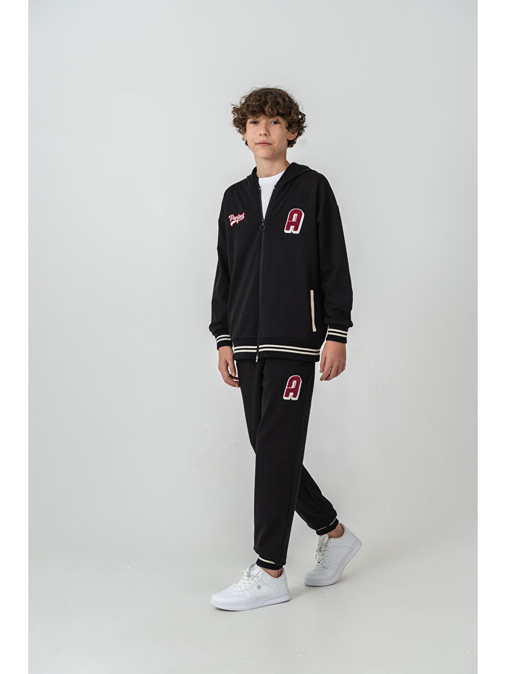 Siyah Ust Onler Süzene Nakışlı Çizgili Ribanalı Alt Nakışlı Erkek Çocuk Kolej Eşofman Takımı-4