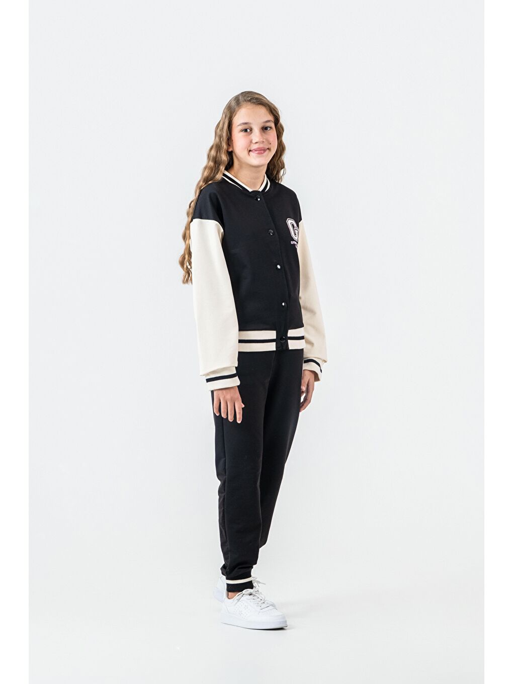 Siyah Yaka Ribanalı Ön Nakışlı Alt Nakışı Kız Çocuk Kolej Eşofman Takımı-1