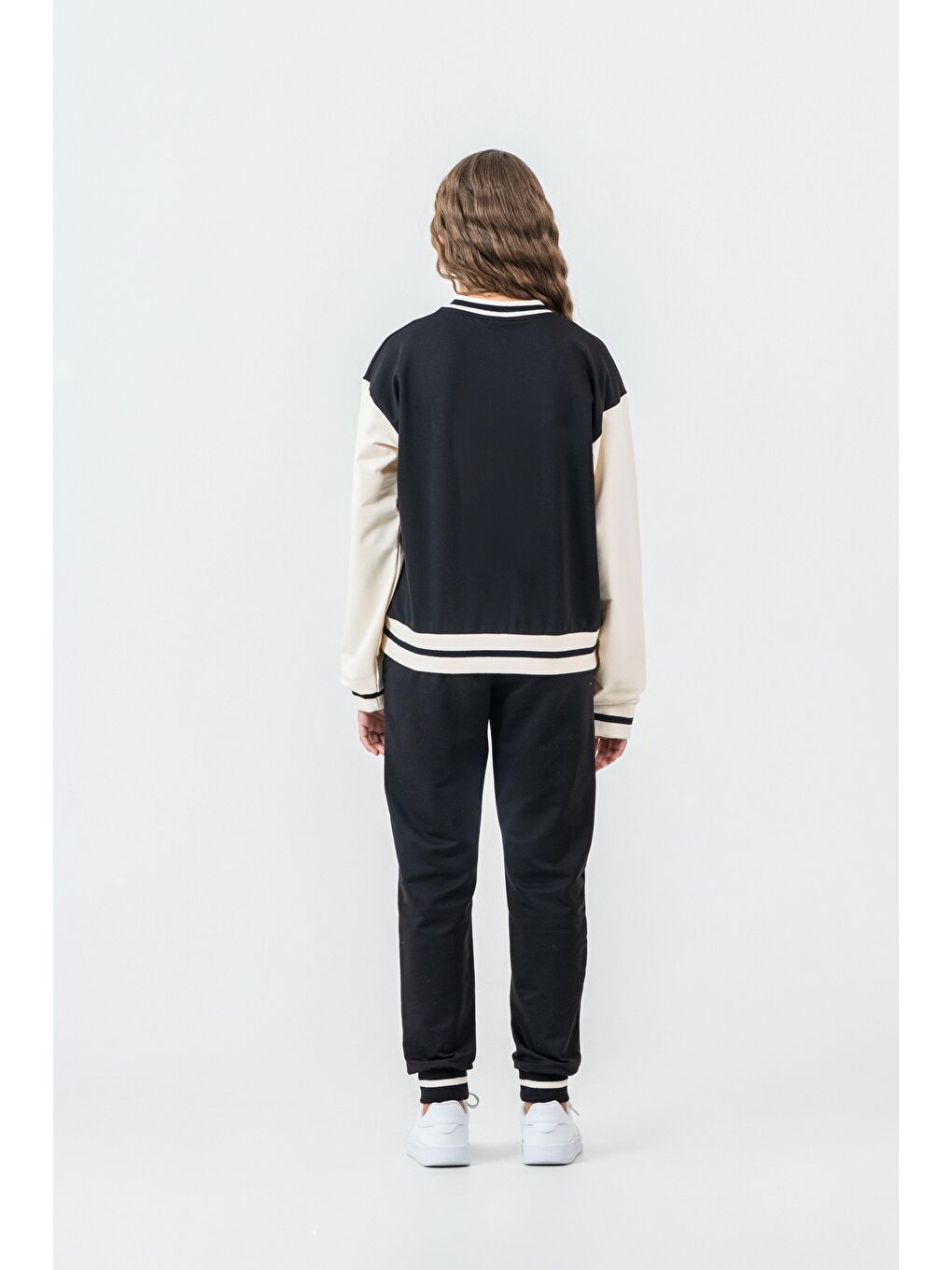 Siyah Yaka Ribanalı Ön Nakışlı Alt Nakışı Kız Çocuk Kolej Eşofman Takımı-3