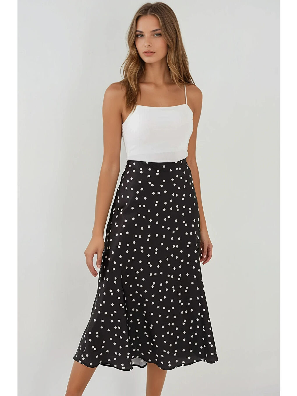 Kadın Puantiyeli Siyah Saten Yüzeyli Beli Lastikli Midi Boy Etek Hzl23S-BD1101471