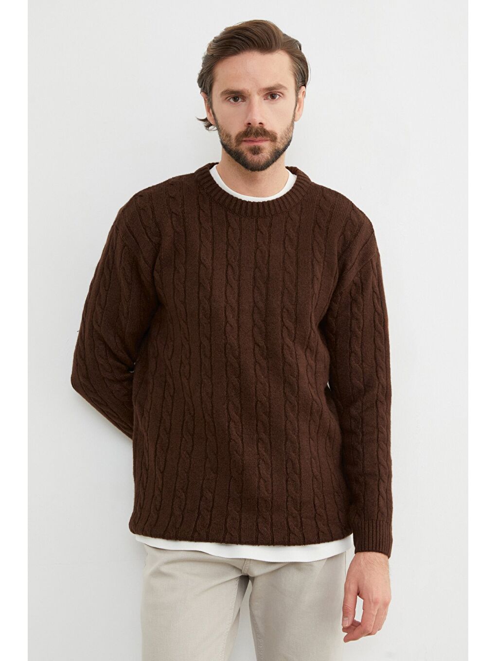 Kahverengi Saç Örgüsü Desenli Bisiklet Yaka Kazak