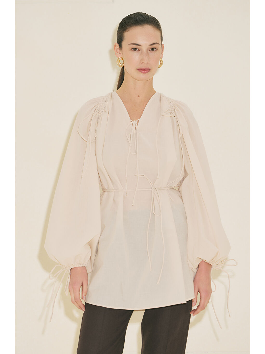 Bej Bağlama Detaylı Tunik Vanilya