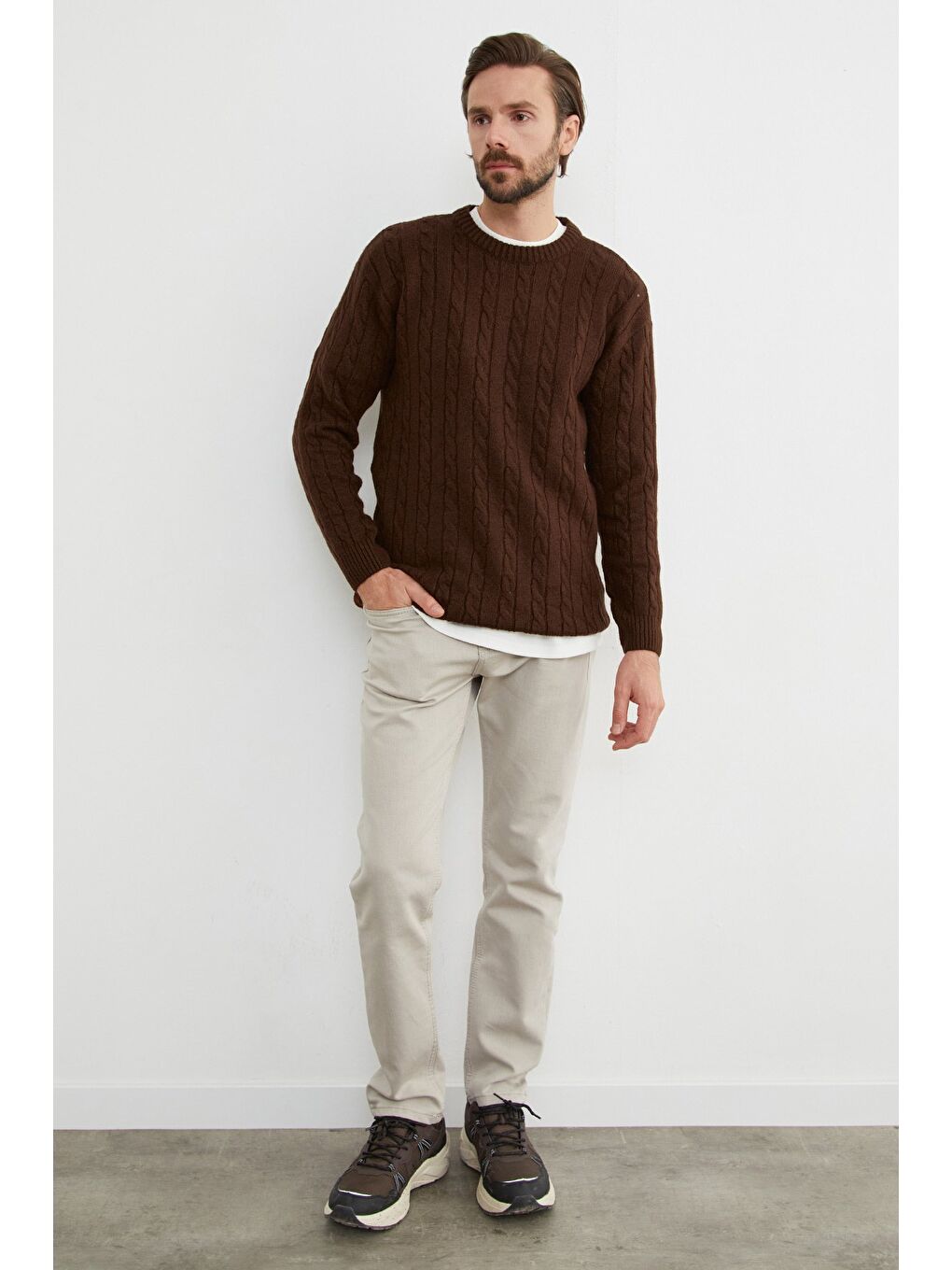 Kahverengi Saç Örgüsü Desenli Bisiklet Yaka Kazak-1