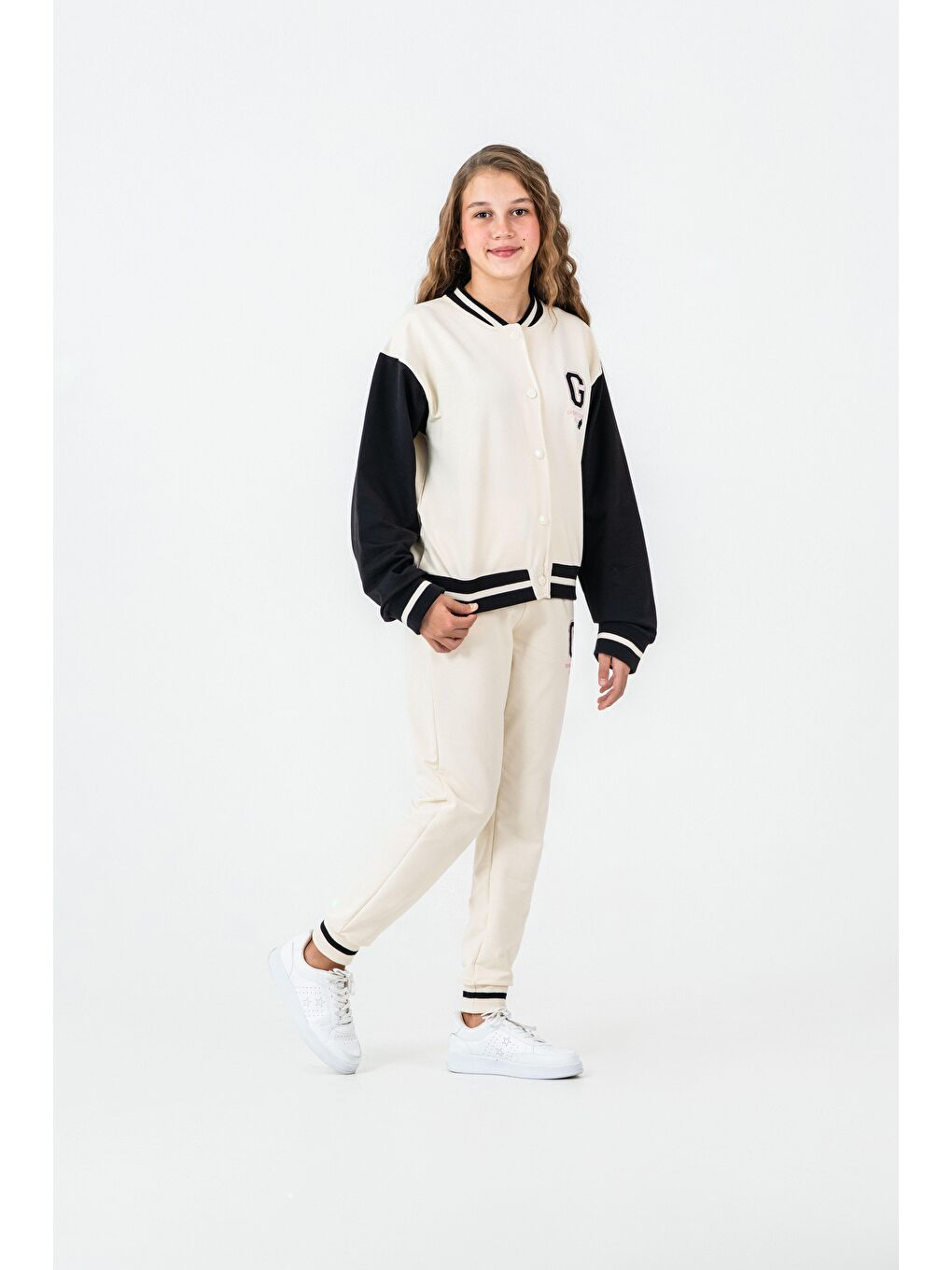 Ekru Yaka Ribanalı Ön Nakışlı Alt Nakışı Kız Çocuk Kolej Eşofman Takımı-3