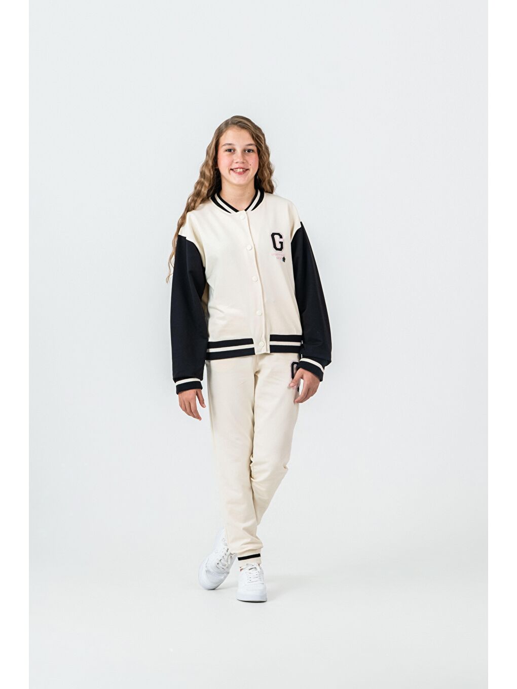 Ekru Yaka Ribanalı Ön Nakışlı Alt Nakışı Kız Çocuk Kolej Eşofman Takımı-4