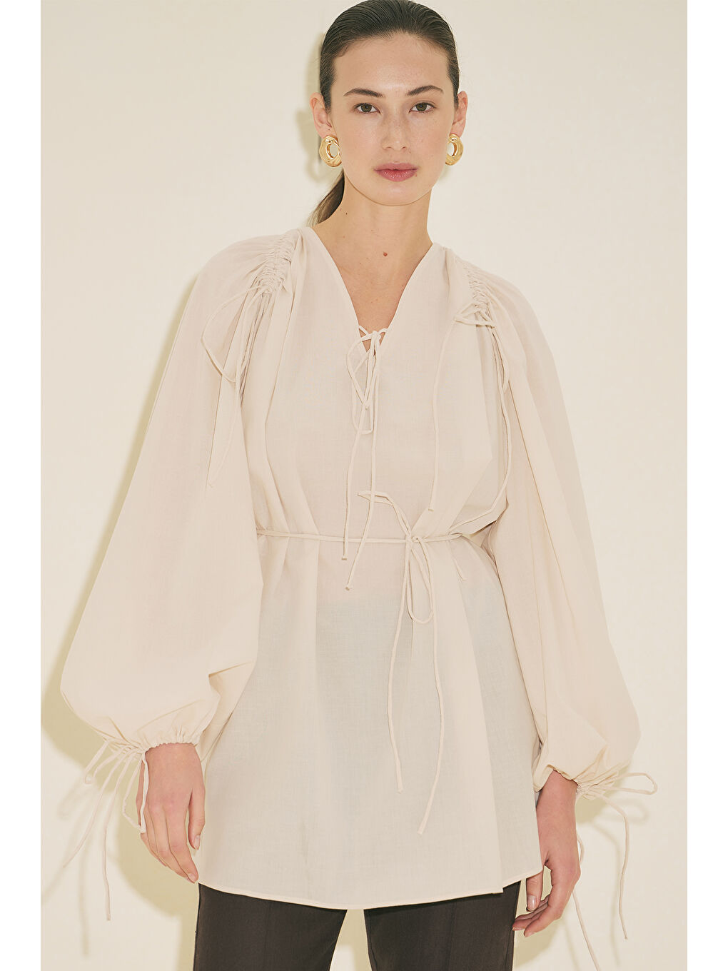 Bej Bağlama Detaylı Tunik Vanilya-1