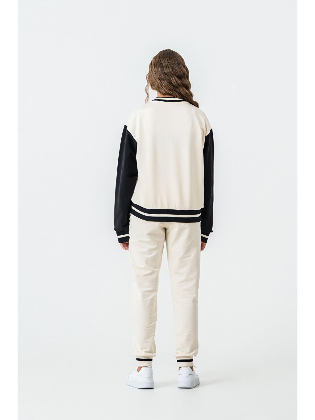 Ekru Yaka Ribanalı Ön Nakışlı Alt Nakışı Kız Çocuk Kolej Eşofman Takımı-5