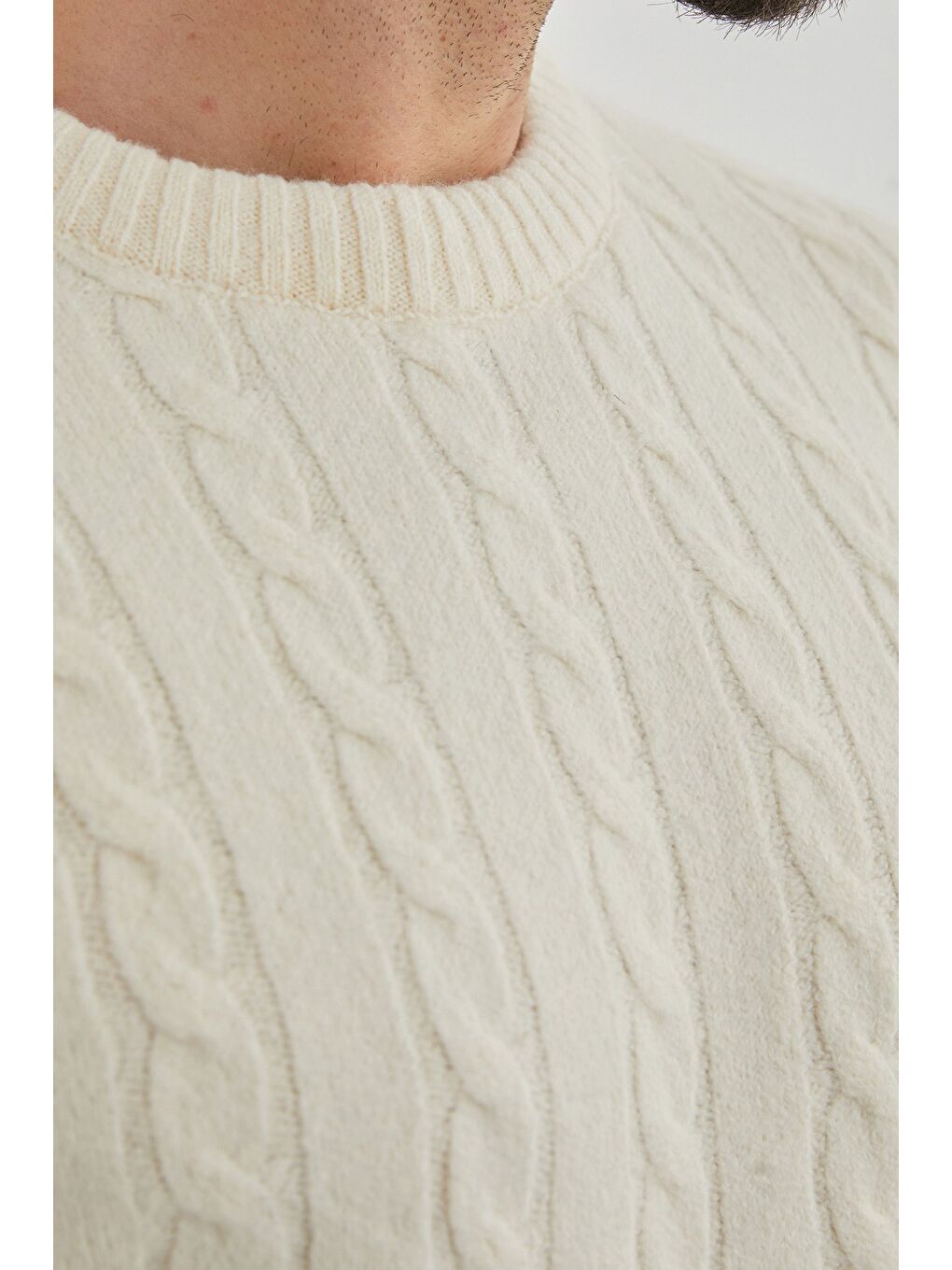 Ekru Saç Örgüsü Desenli Bisiklet Yaka Kazak-2