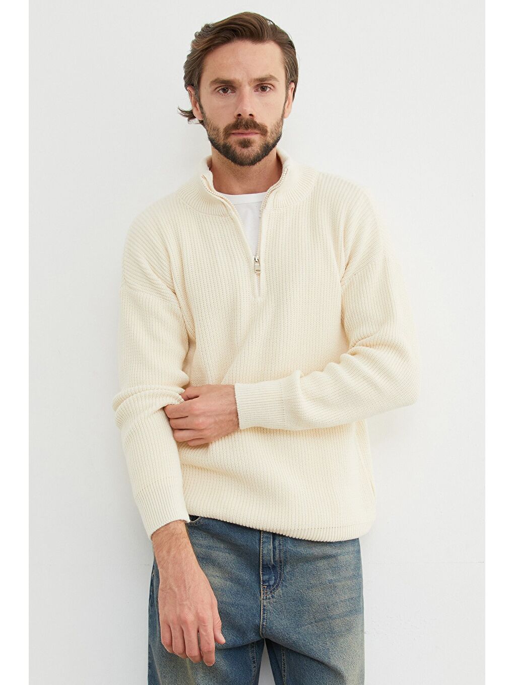 Bej Yarım Fermuarlı Dik Yaka Kazak-4