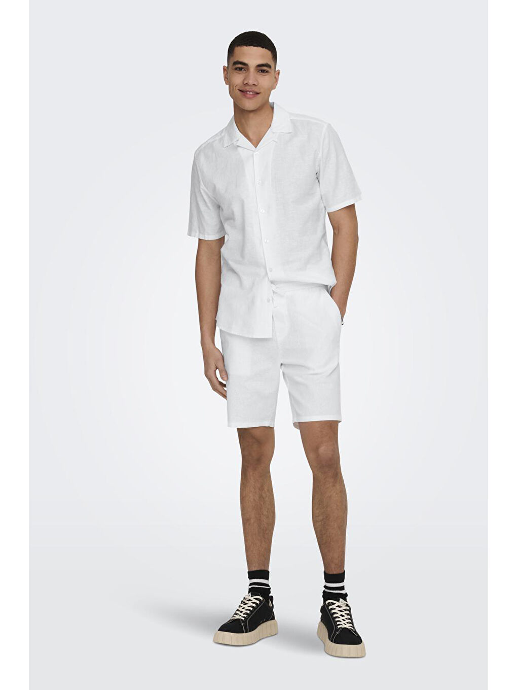 Beyaz Onscaiden Keten ve Pamuk Karışımlı Slim Fit Kısa Kollu Gömlek 22025116-1