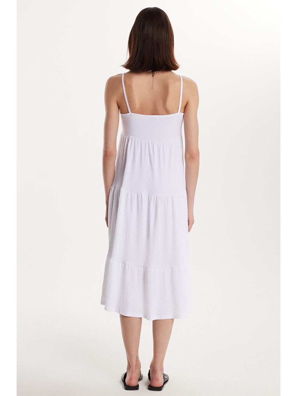 Kadın Slim Fit Dar Kesim İnce Askılı U Yaka Midi Beyaz Elbise-4