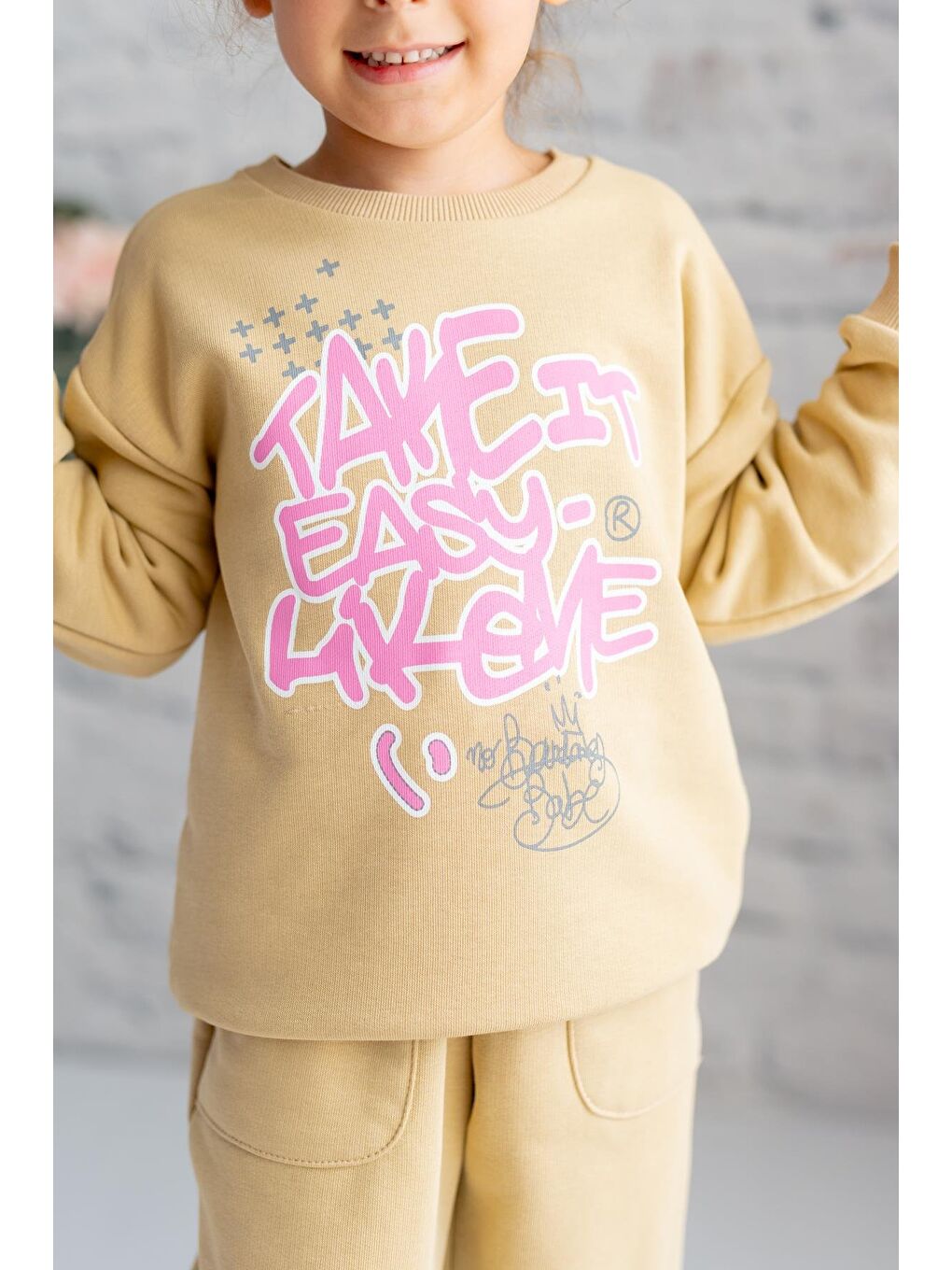 Bej Kız Çocuk Pembe Yazı Baskılı Sweatshirt-1