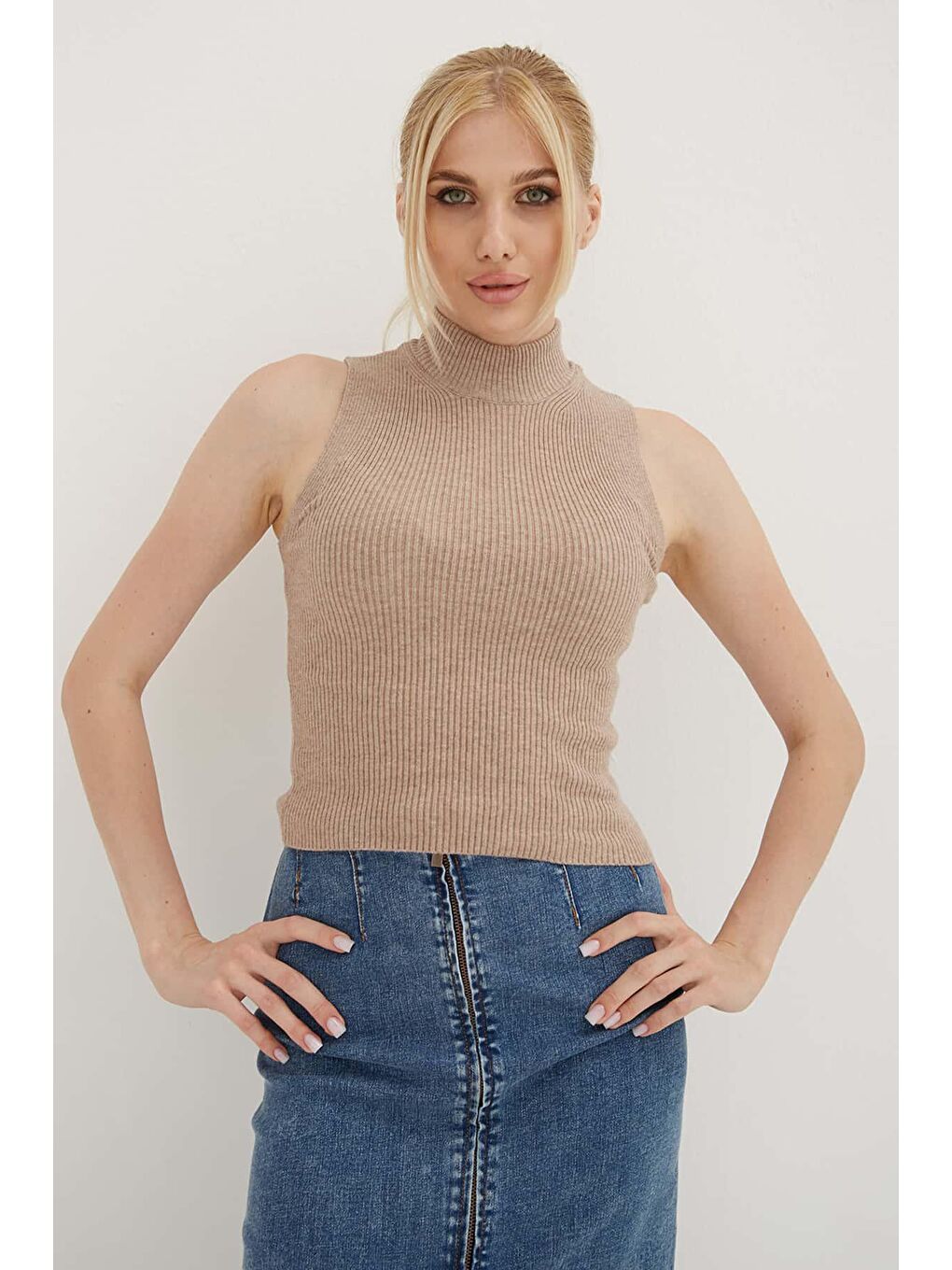 Fashion Friends Bej Yarım Balıkçı Yaka Crop Kadın Bluz 23K0064K1 - 2