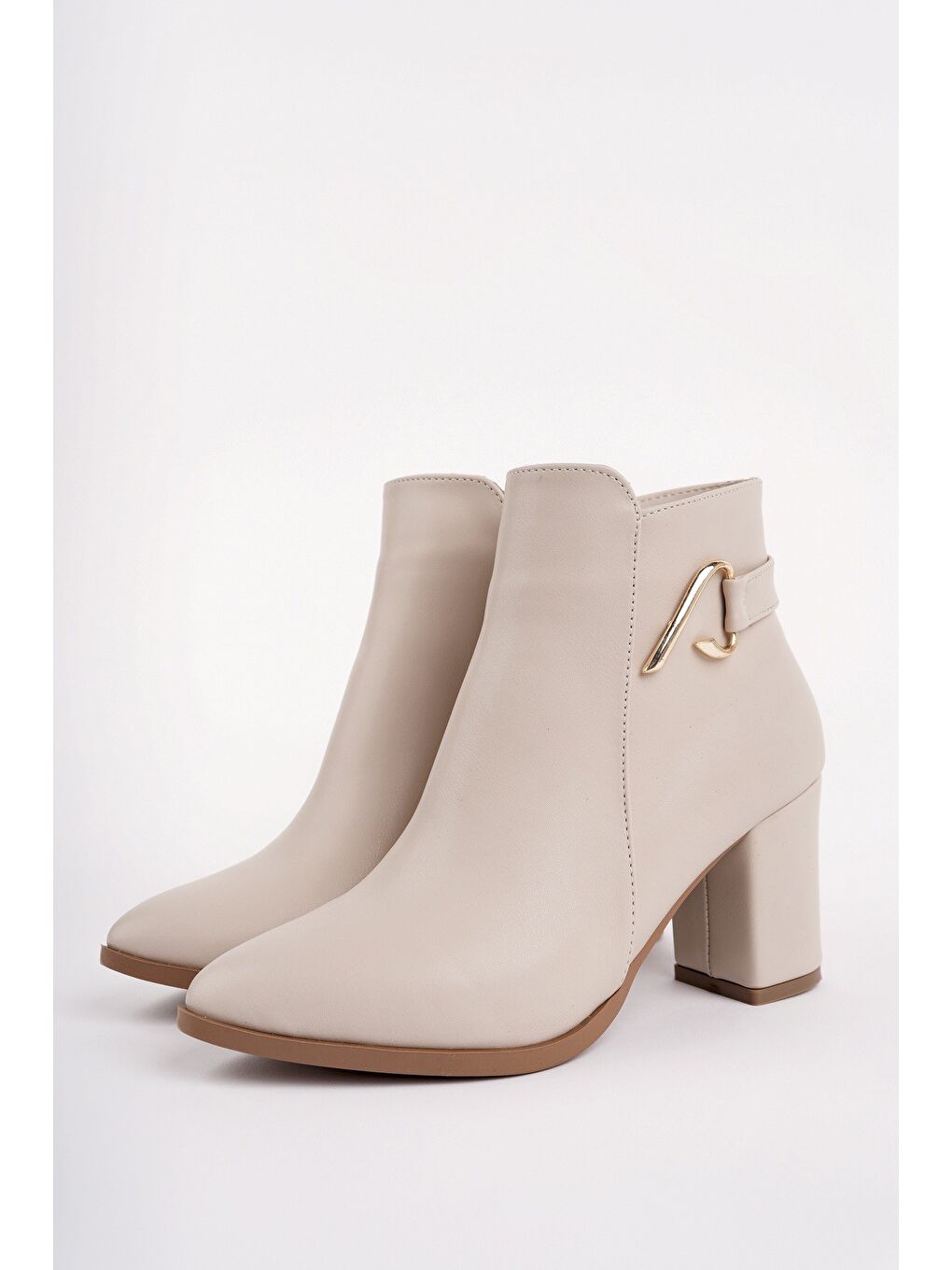 Bej FORTİS Sivri Burun Toka Detaylı Fermuarlı Kalın Topuklu Kadın Bot-1