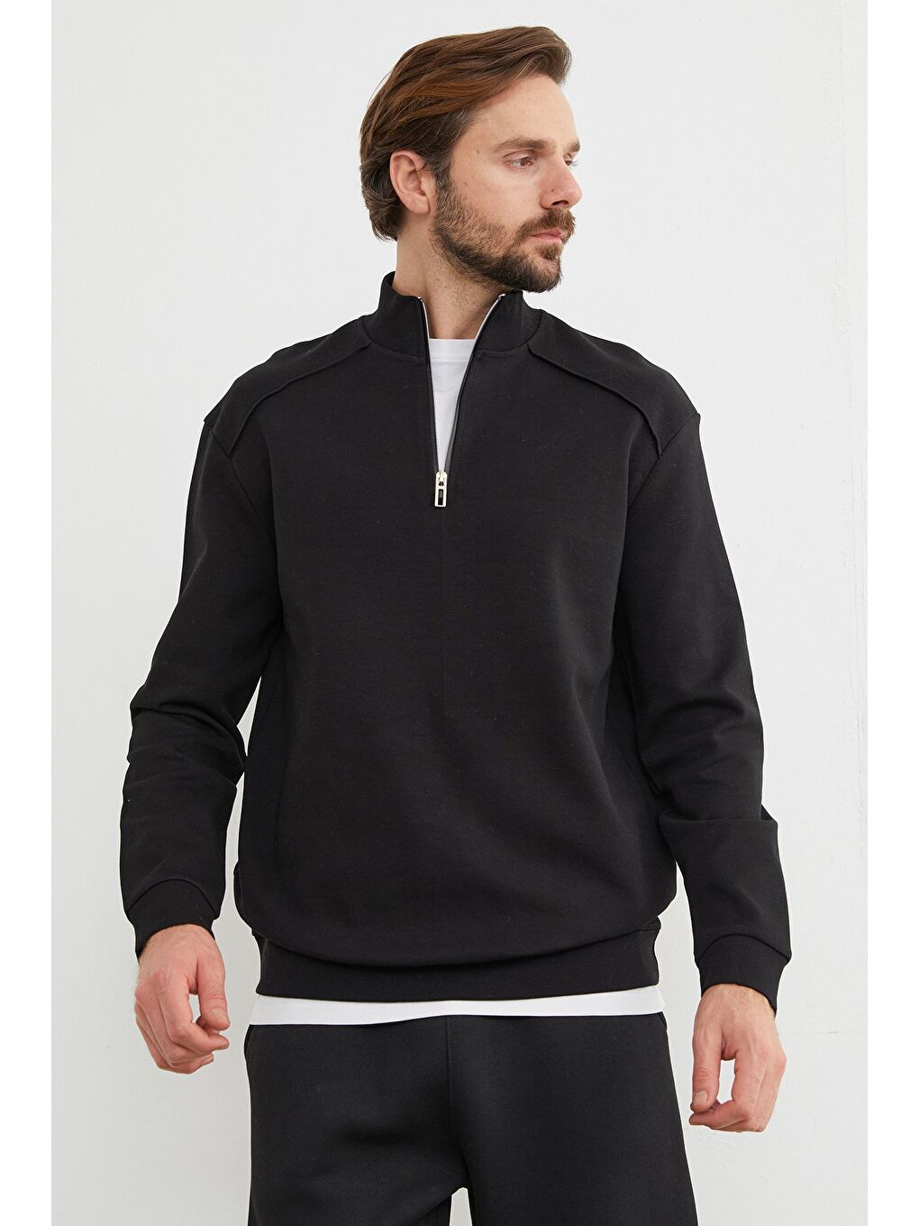 Siyah Dik Yaka Yarım Fermuarlı Büyük Beden Sweatshirt-1