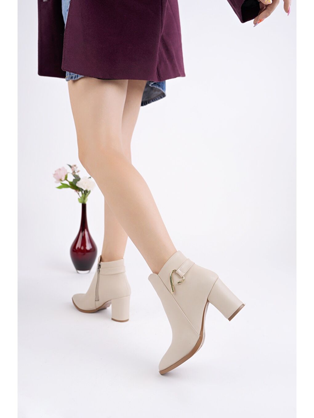 Bej FORTİS Sivri Burun Toka Detaylı Fermuarlı Kalın Topuklu Kadın Bot-3
