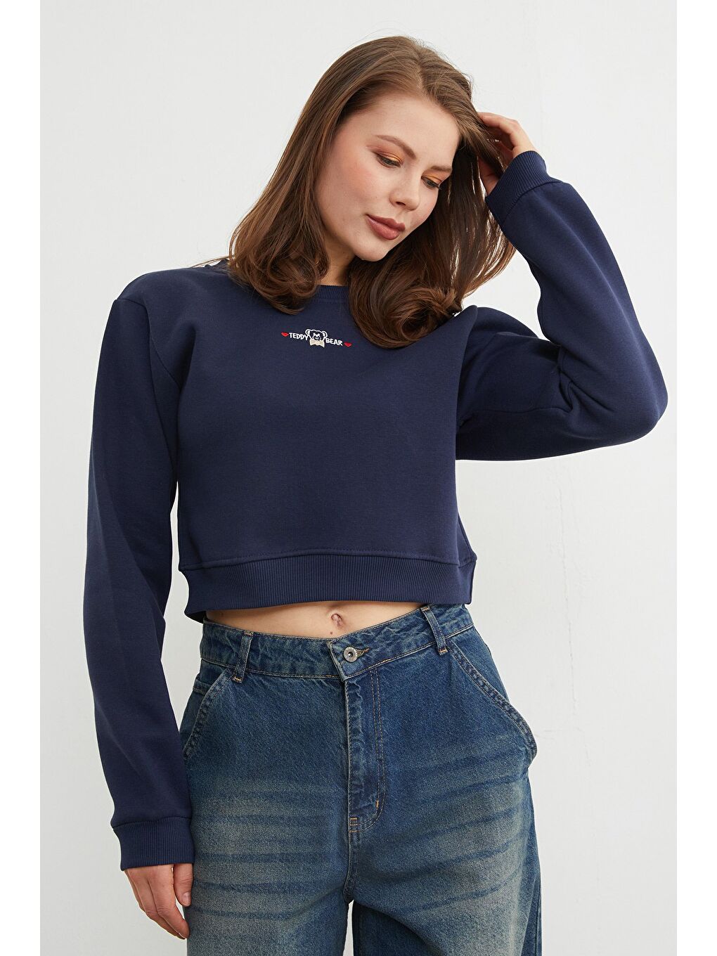 Lacivert 3 İplik Ayıcık Nakışlı Crop Sweatshirt-2