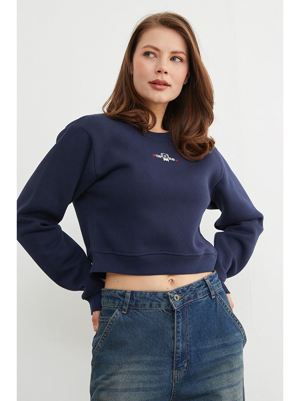 Lacivert 3 İplik Ayıcık Nakışlı Crop Sweatshirt-4