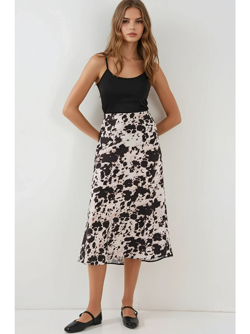 Bej Kadın Taş Leopar Desenli Saten Yüzeyli Beli Lastikli Midi Boy Etek Hzl23S-BD1101471