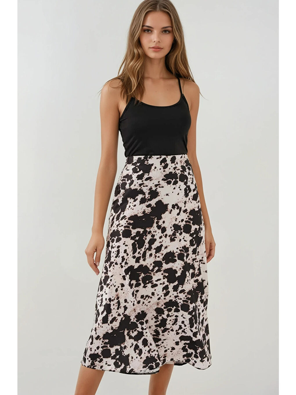 Bej Kadın Taş Leopar Desenli Saten Yüzeyli Beli Lastikli Midi Boy Etek Hzl23S-BD1101471-1