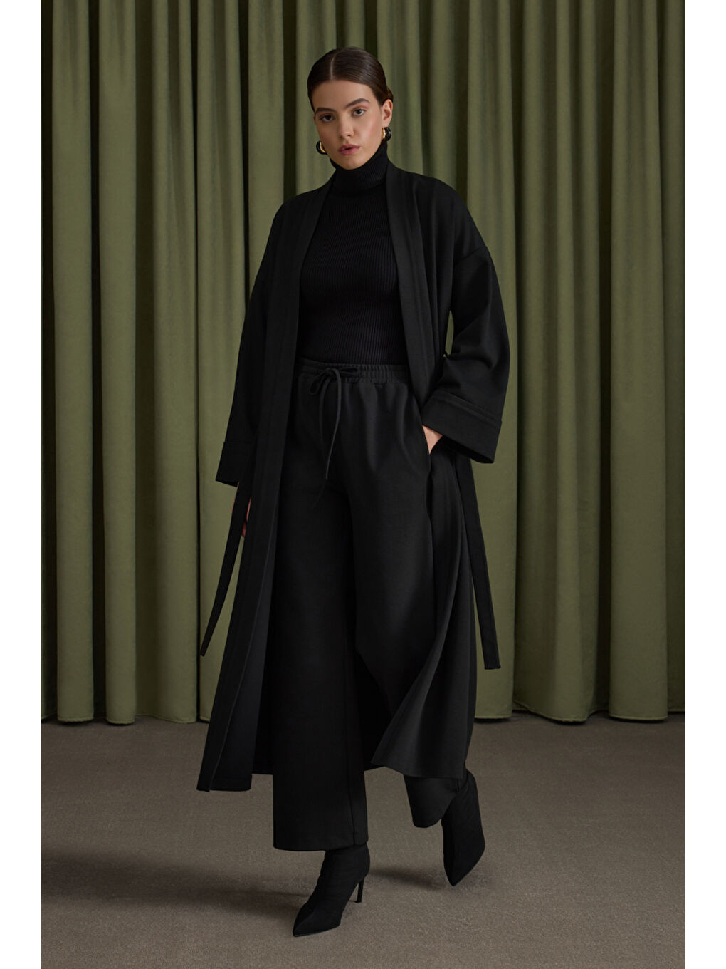 Siyah Beli Lastikli Viscon Örme Pantolon