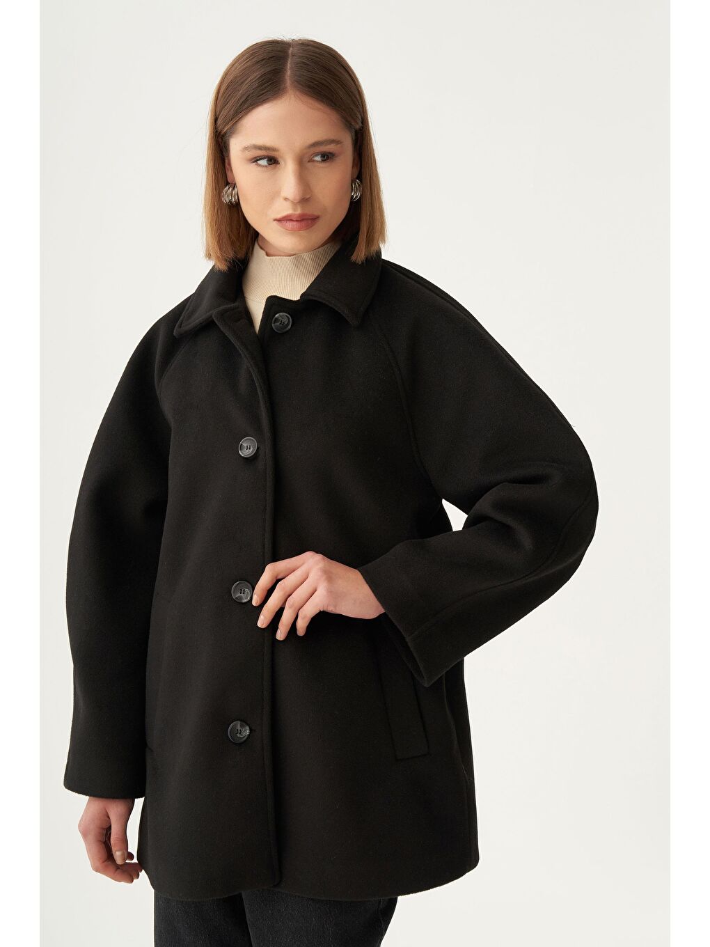 Siyah-Gömlek Yakalı Kaşe Kaban