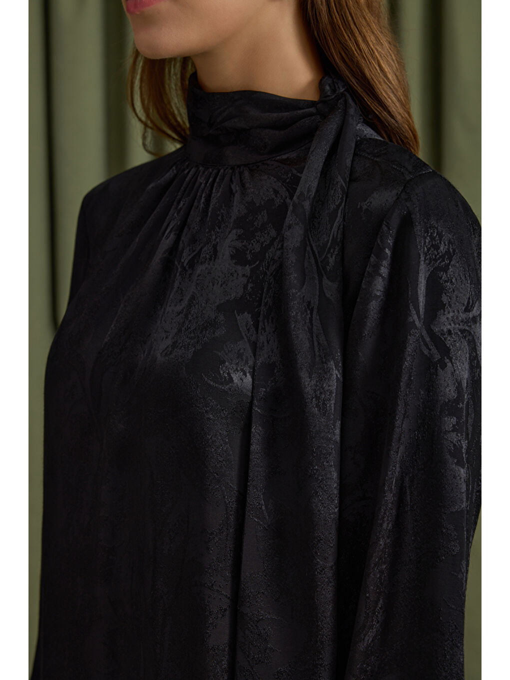 Siyah Dokusu Jakar Desenli Rayon Viscon Tunik-2