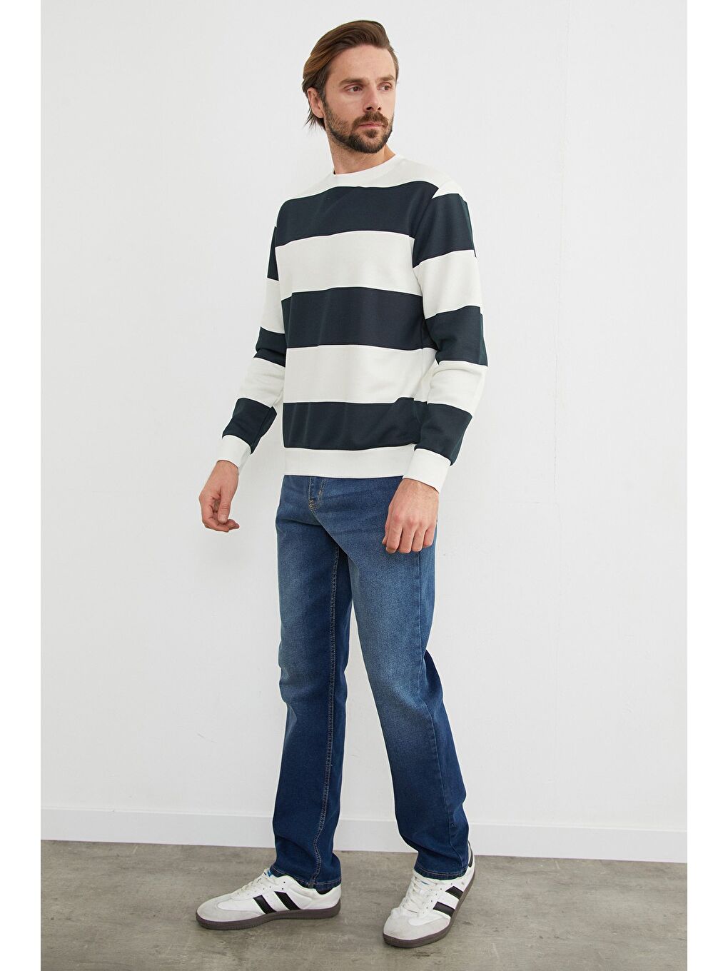 Lacivert Çizgili Bisiklet Yaka Sweatshirt-2