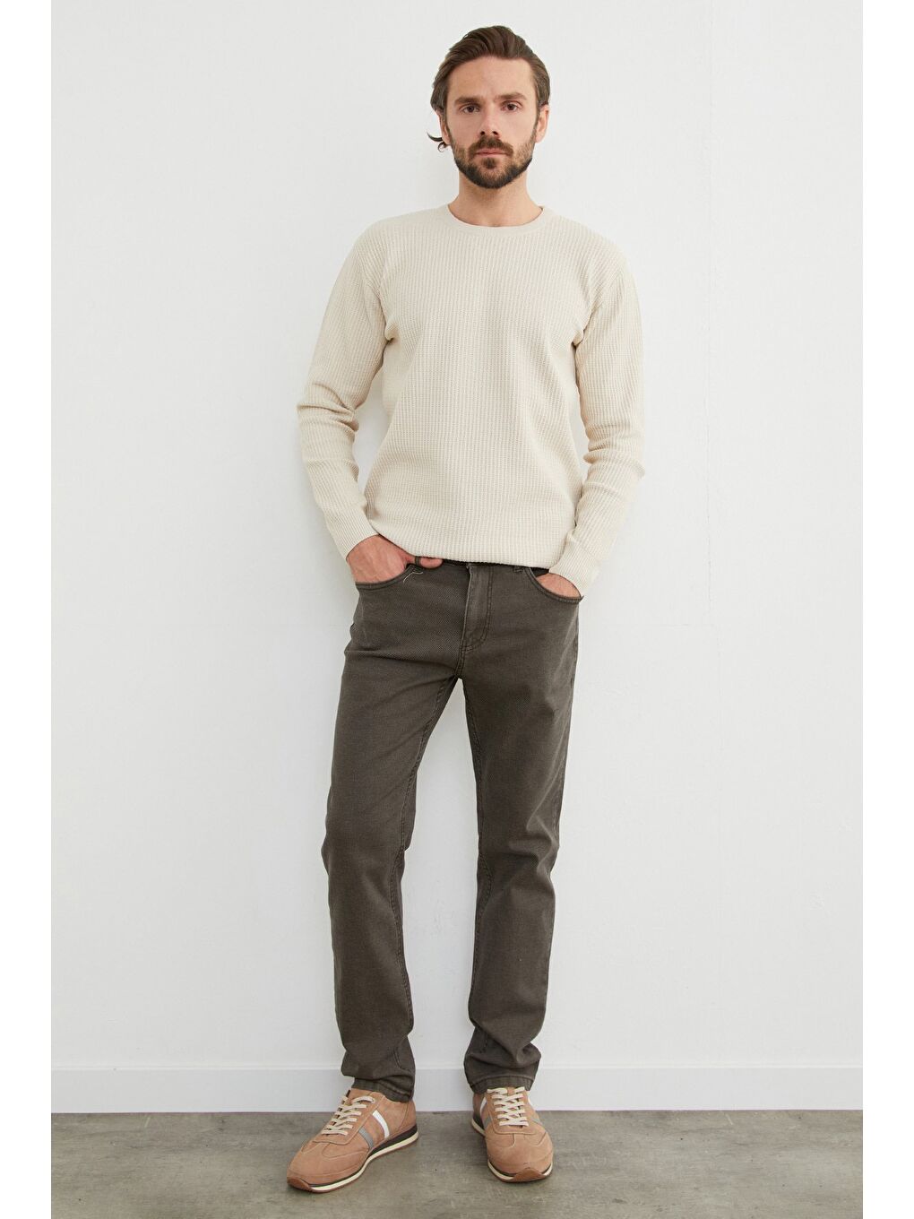 Kahverengi Fermuarlı Regular Fit Jean