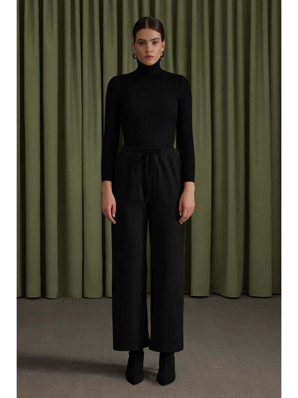 Siyah Beli Lastikli Viscon Örme Pantolon-1