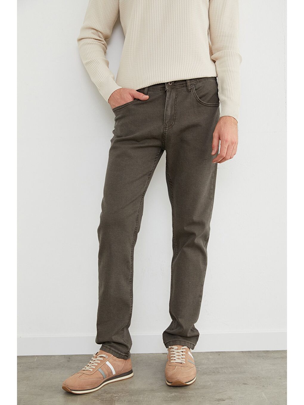 Kahverengi Fermuarlı Regular Fit Jean-1