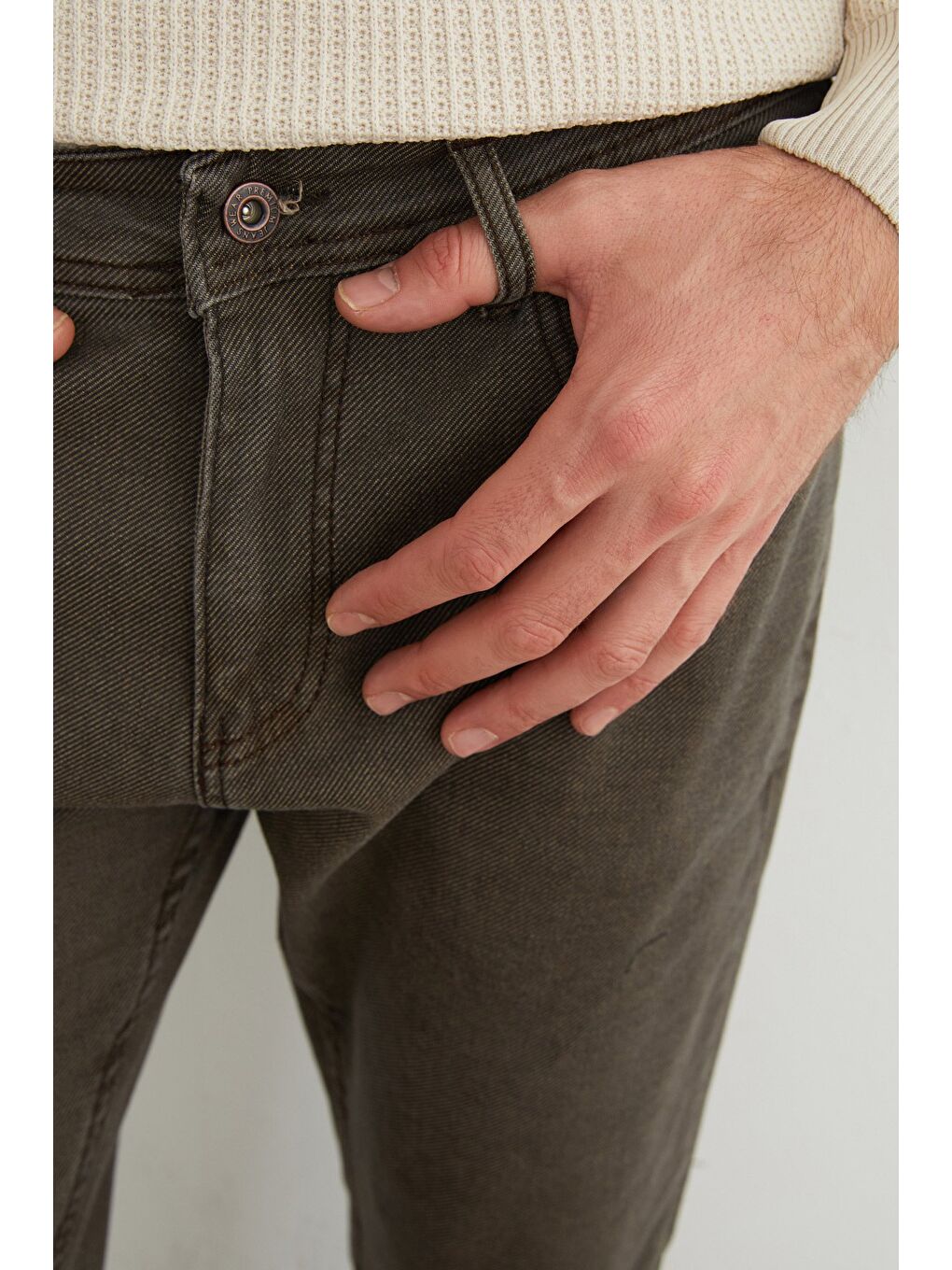 Kahverengi Fermuarlı Regular Fit Jean-2