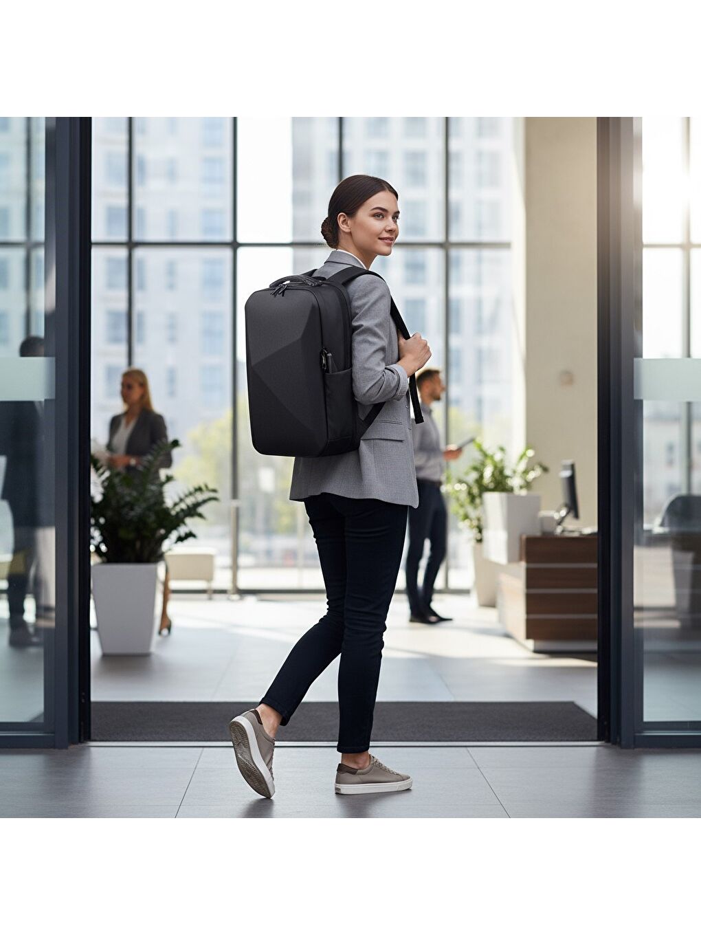 Siyah GA-0010 Gauntlet V1 Sert Kabuk Serisi 15.6 inch Uyumlu WTX Pro Su Geçirmez Kumaş Laptop Çan-6